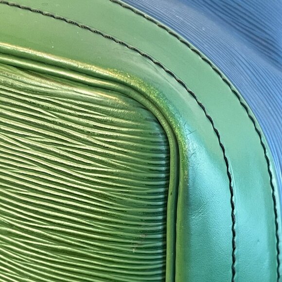 Louis Vuitton 1992 Vintage Bi-Color Epi Leather Petit Noé Bucket Bag - Preowned - Picture 8 of 16